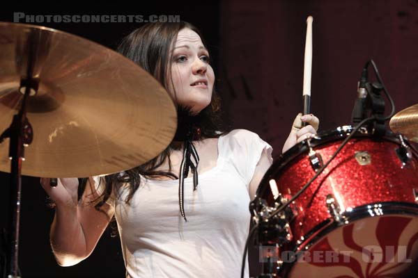 THE WHITE STRIPES - 2005-10-16 - PARIS - Zenith - 